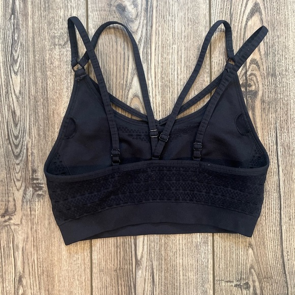 Gymshark Vital Seamless Sports Bra | Black | Size M | - Picture 8 of 9